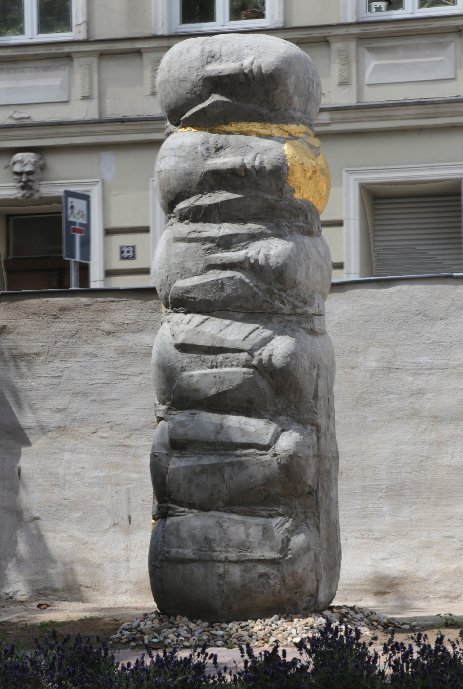 Großplastik Klone, Beelitz